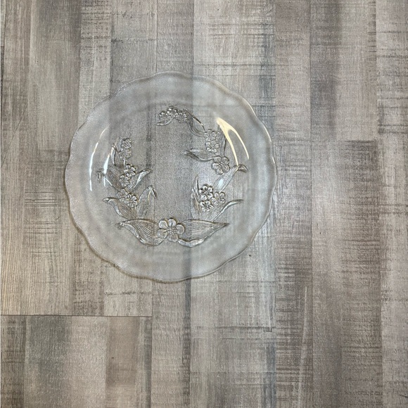 Set of two Vintage KIG Indonesia 9 1/2 inch Frosted Glass Floral Dinner Plate - Picture 2 of 4